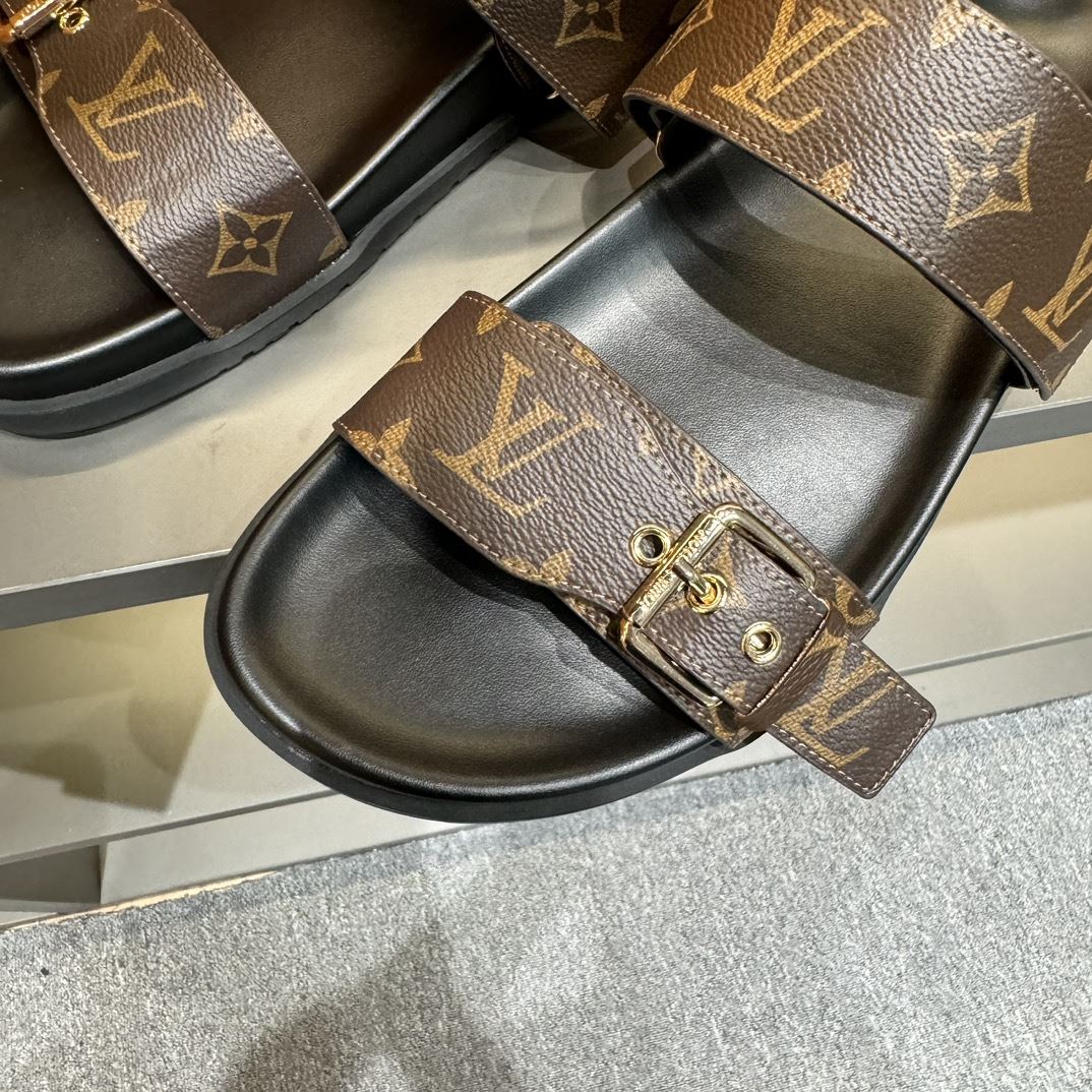 Louis Vuitton Slippers